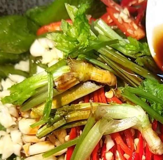 大青椒一泡，大哥大嫂每人吃三碗米饭