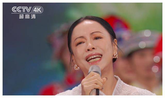 为什么黄绮珊不拒绝春晚？原因让人大跌眼镜!