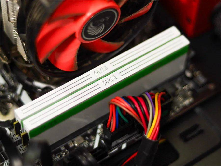 价格惊喜！JAZER棘蛇DDR4 16Gx2 套条3600海力士C16小白龙
